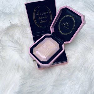 Too Faced Diamond light highlight